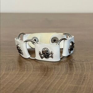White Leather Skull & Crossbones Punk Bracelet – Adjustable Snap Cuff
